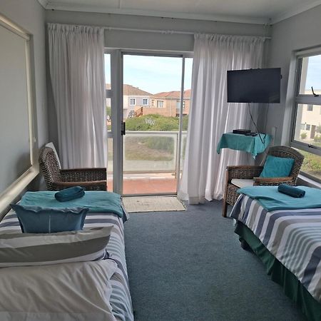 Whale Watchers Inn Уитсанд Екстериор снимка