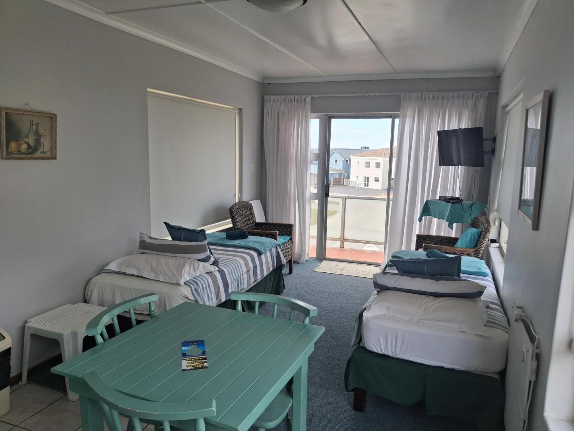 Whale Watchers Inn Уитсанд Екстериор снимка