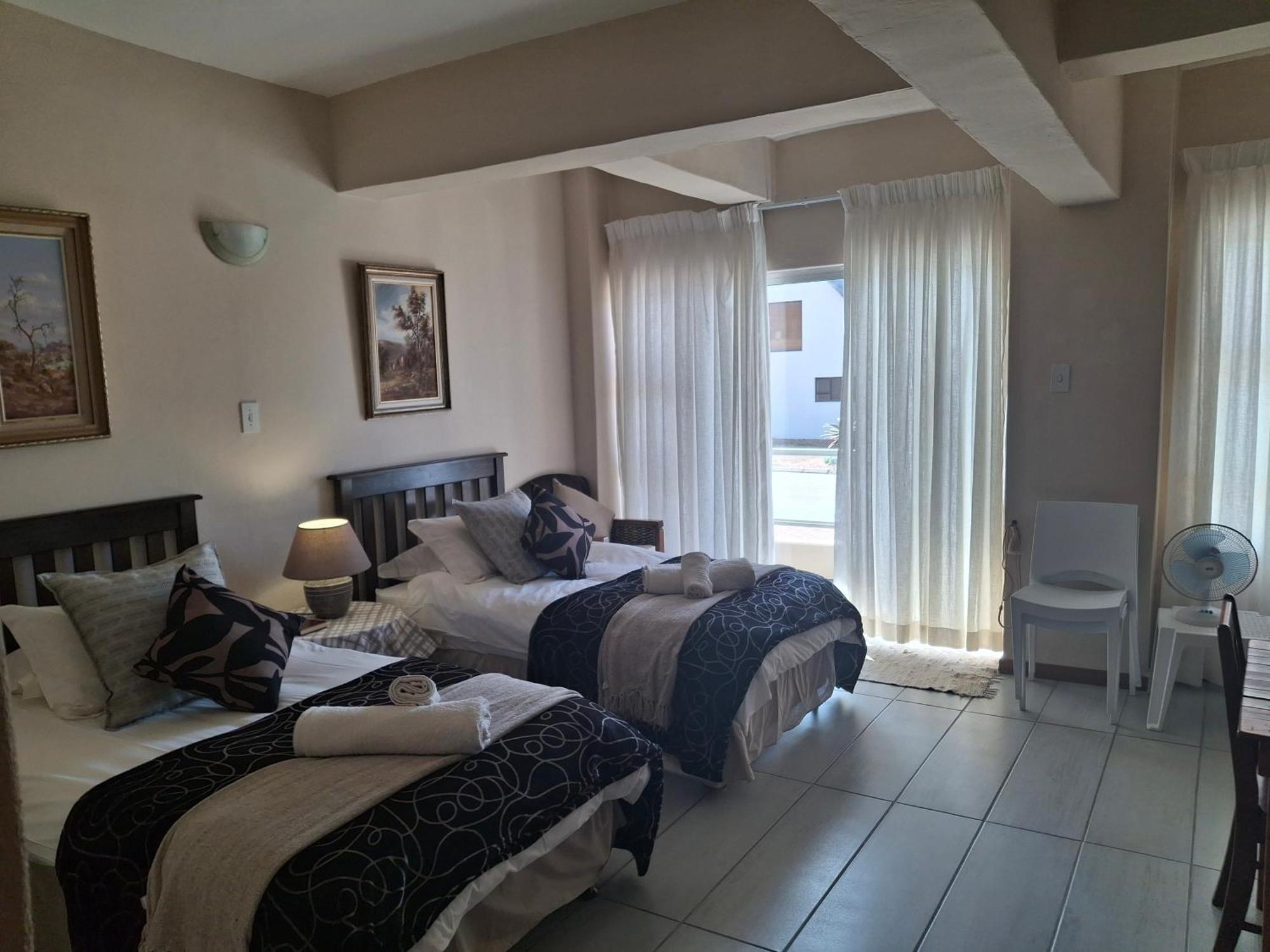 Whale Watchers Inn Уитсанд Екстериор снимка