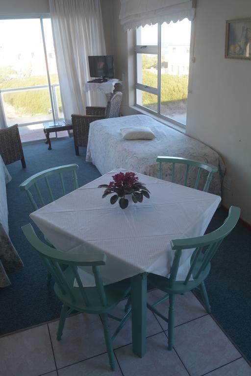 Whale Watchers Inn Уитсанд Екстериор снимка