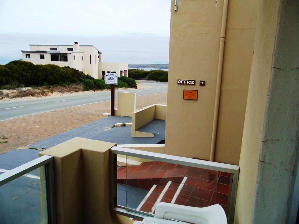 Whale Watchers Inn Уитсанд Екстериор снимка