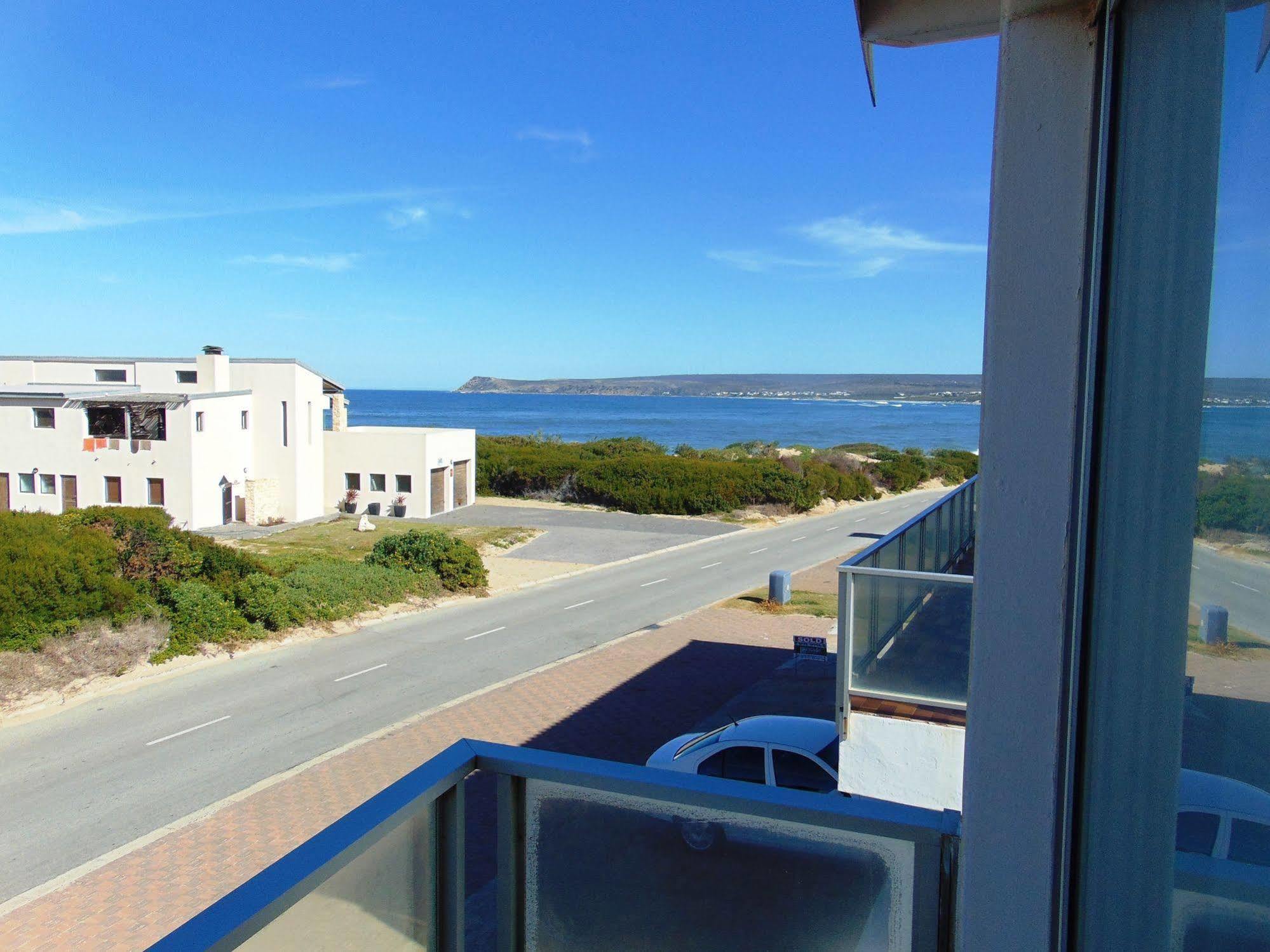 Whale Watchers Inn Уитсанд Екстериор снимка