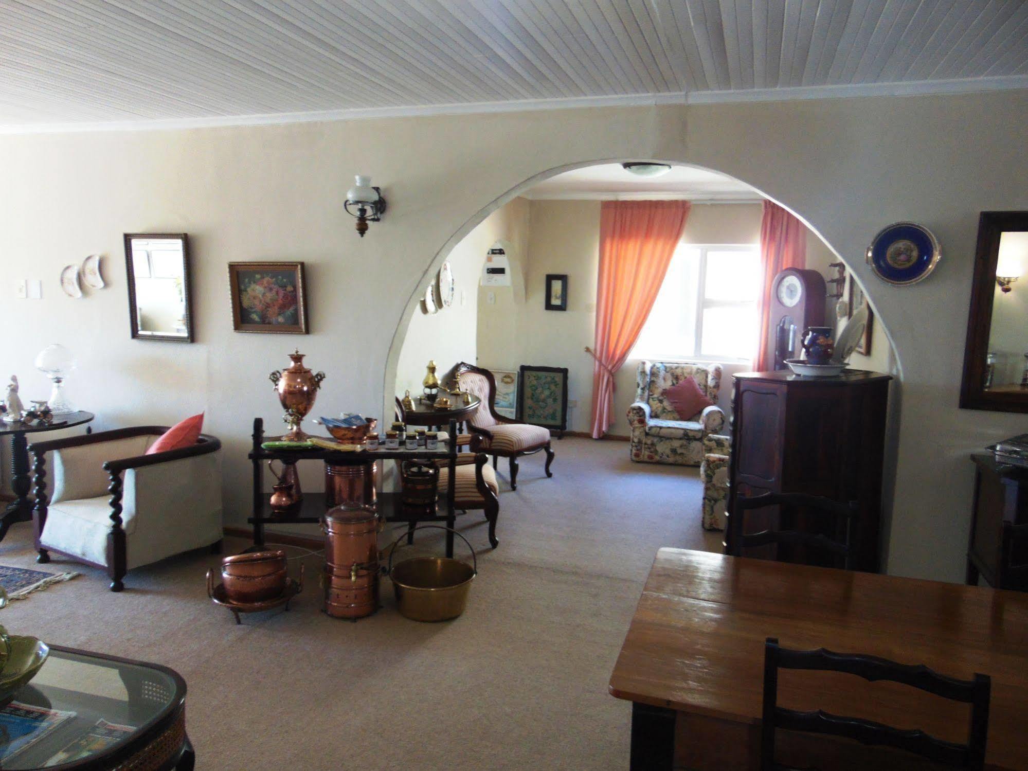 Whale Watchers Inn Уитсанд Екстериор снимка