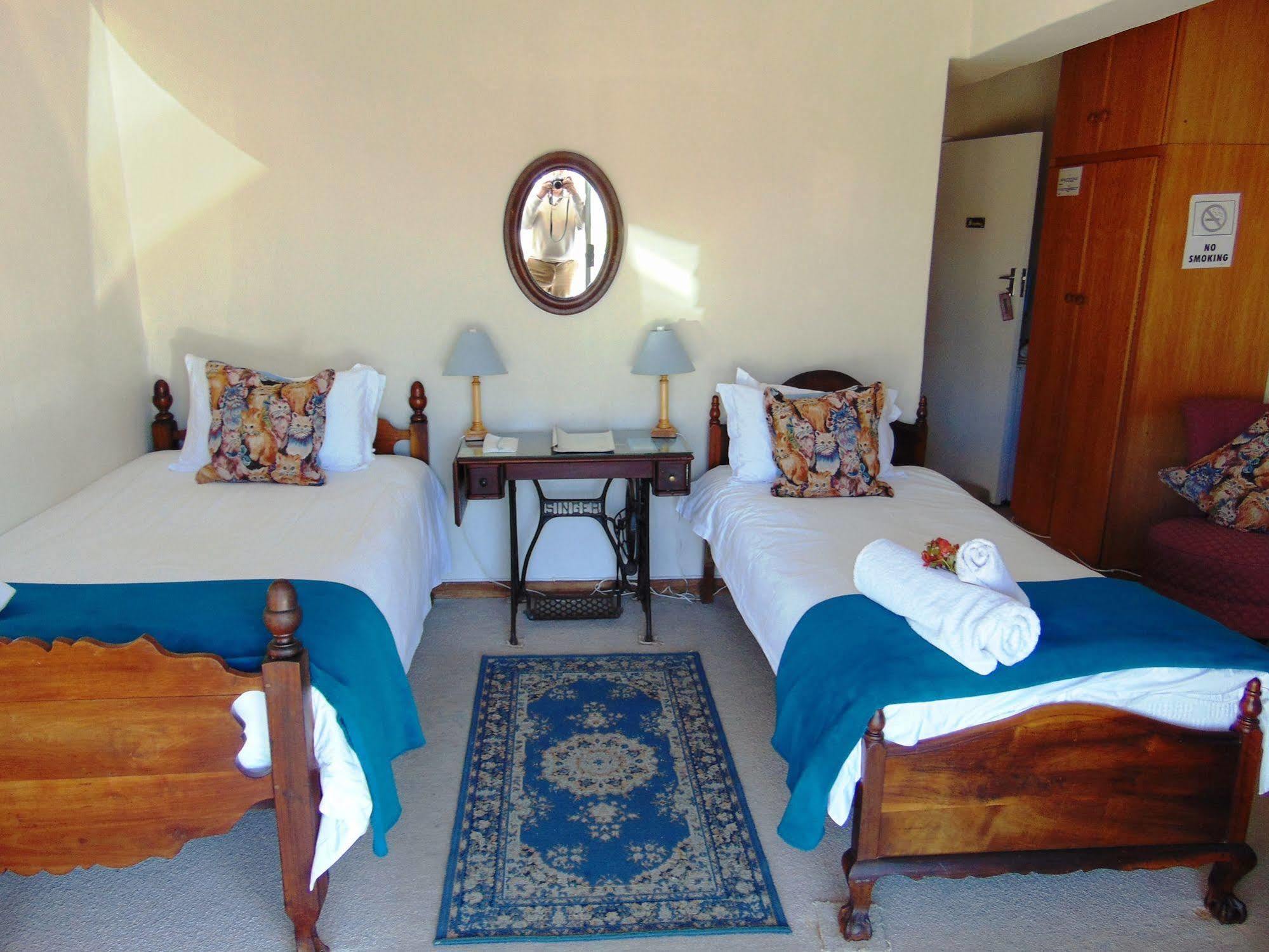Whale Watchers Inn Уитсанд Екстериор снимка